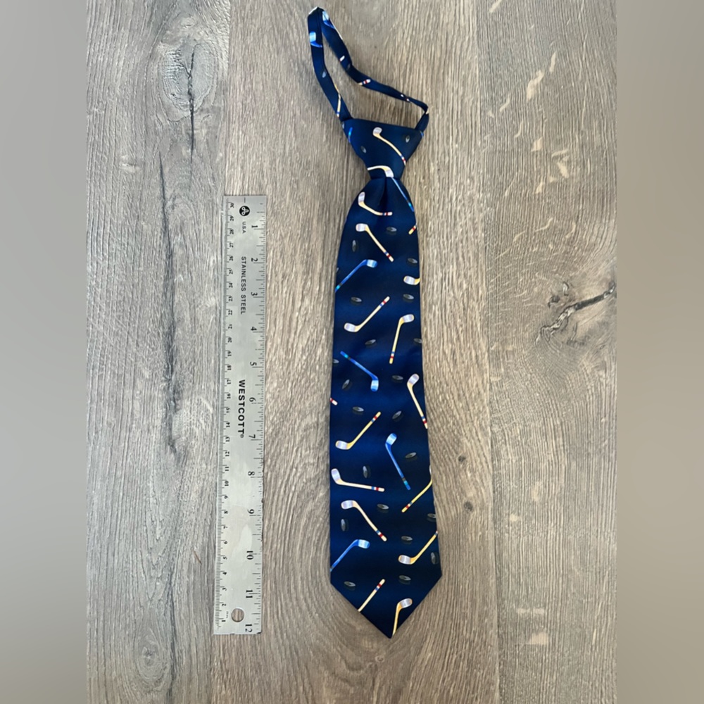 Hockey zip tie